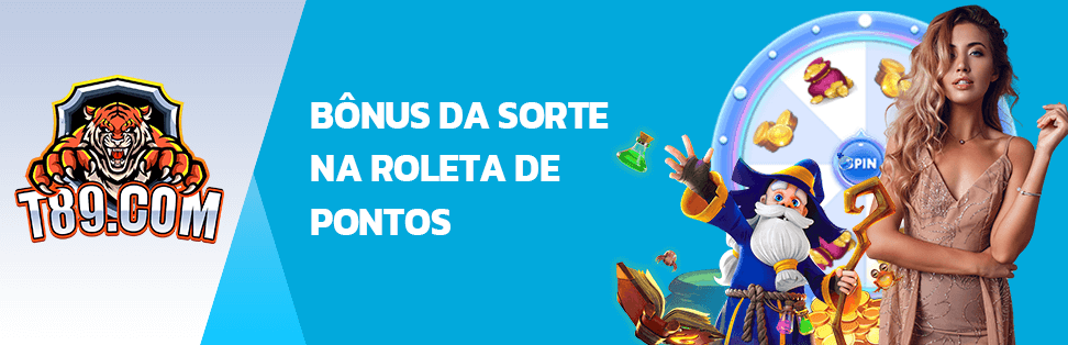 jogo de carta com bebida